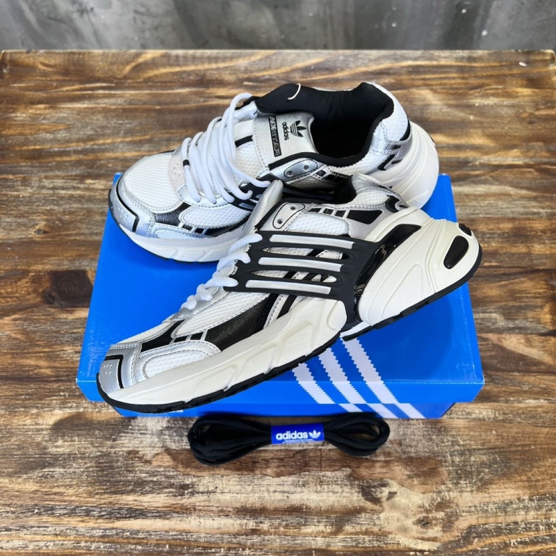 Adidas Sneakers